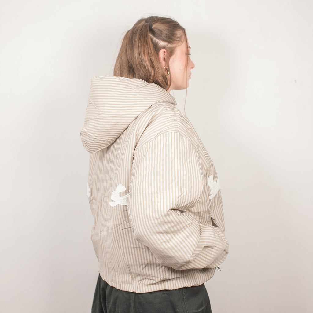 Beige - side 3