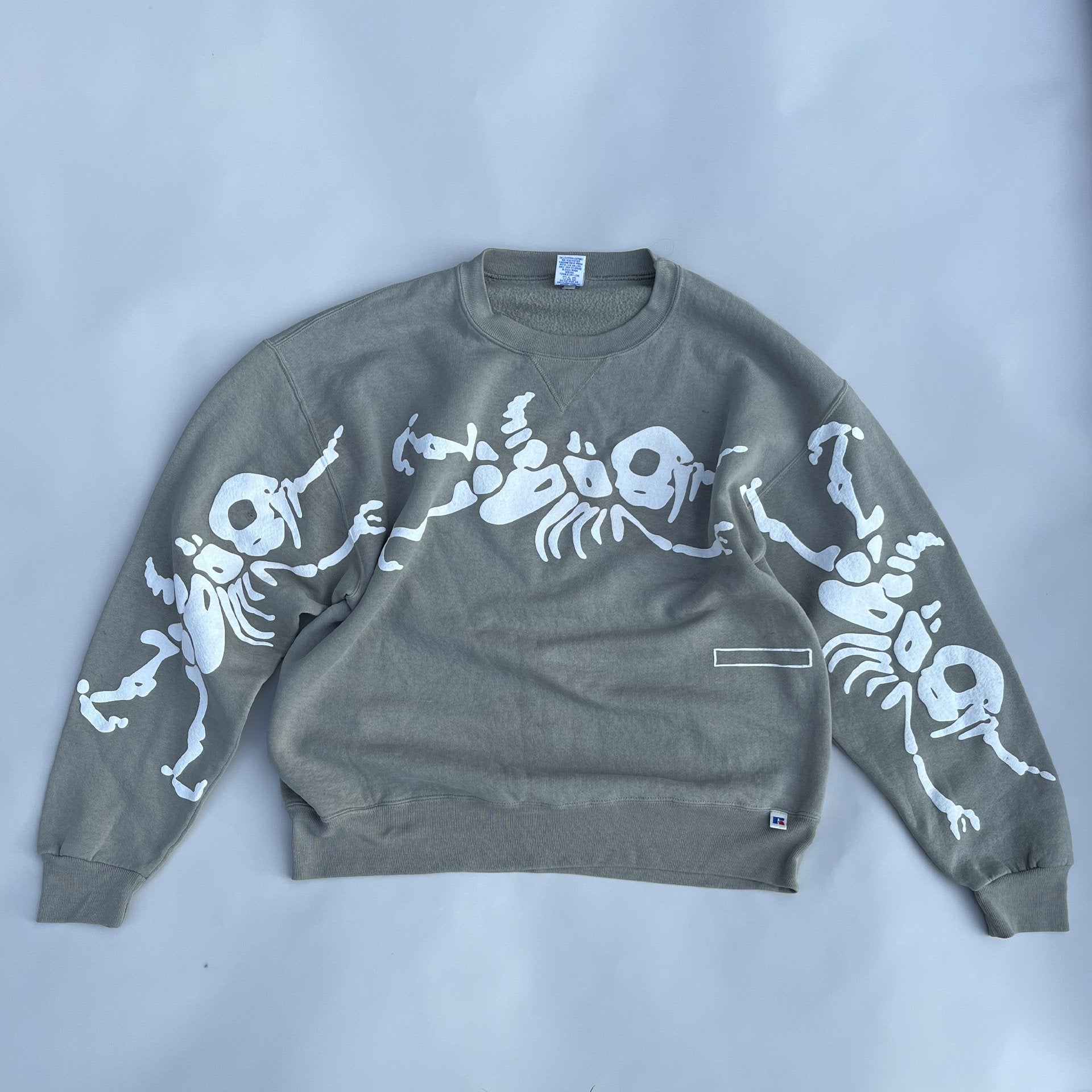 Crewneck 08 Flipus Rubbitus